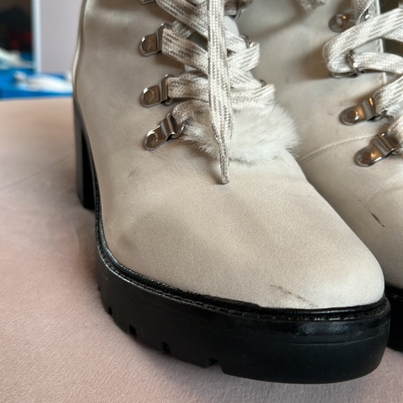 Cute winter bootie in cream synthetic suede and faux fur warm lining. - Picture 4 of 4